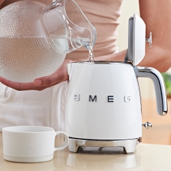 Smeg KLF05WHEU Mini Vattenkokare 0,8L Vit