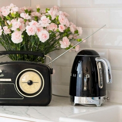 Smeg KLF04BLEU Vattenkokare m. Temperatur 1,7L Svart