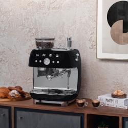 Smeg EGF03BLEU Manuell espressomaskin inkl. kvarn svart