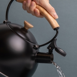 La Cafetière 1,6 L Vattenkokare Svart m. Trä