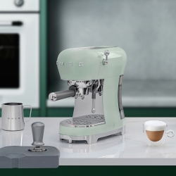 Smeg ECF02PGEU Espressomaskin Pastellgrön