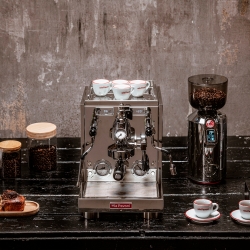 La Pavoni New Botticelli Specialty LPSBSS03NO Inkl. Eureka Mignon Turbo Espressokvarn & Baristautrustning