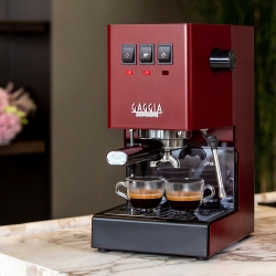 Gaggia Classic E24 Röd Espressomaskin Inkl. Baristautrustning