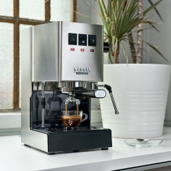 Gaggia Classic E24 Stål Espressomaskin Inkl. Eureka Mignon Zero 55s & Baristautrustning
