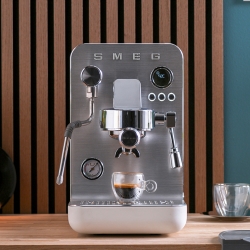 Smeg EMC02WHMEU Minipro semiautomatisk espressomaskin vit