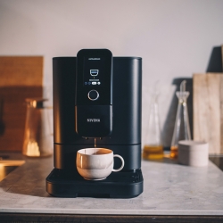 Nivona NIVO 8101 Svart Espressomaskin Inkl. Inkl. Avkalkning, Kalkfilter, Mjölkrengöring, Rengöringstabletter & 1 kg Kaffe