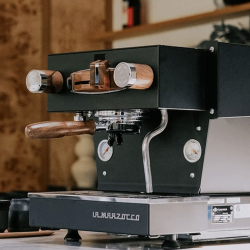La Marzocco Trädetaljer till Linea Mini R Valnöt