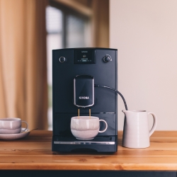 Nivona NICR 690 Matt Svart Espressomaskin Inkl. Rigtig Kaffe Mixpaket 3 kg Hela kaffebönor
