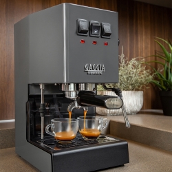 Gaggia Classic E24 Grå Espressomaskin Inkl. Eureka Mignon Zero 55s Matt Svart Espressokvarn