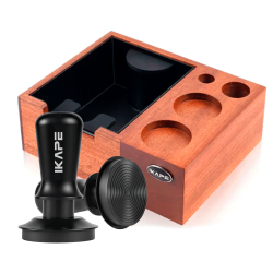 IKAPE V3 Kalibrerad Tamper med Fjäder, Räfflor & Titaniumbeläggning 58 mm Svart Inkl. V4 Knockbox med Tamper Station Trä