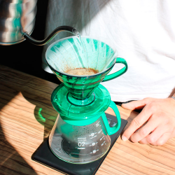 Hario V60 Filterbryggningsset Grön inkl. Server, Dripper, IKAPE kittel & filter