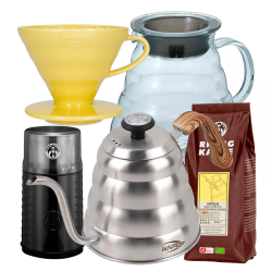 Hario Filterbryggningsset Inkl. V60 Dripper 2 Kop. Gul, Server 0,6 L, IKAPE Kittel 1,2 L, Kaffekvarn & 400g Rigtig Kaffe Organic