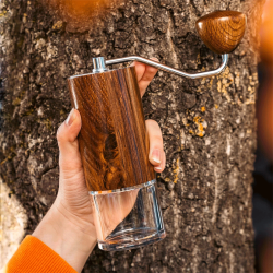 Comandante C40 MK4 Kaffekvarn Nitro Blade Vintage Oak Royal