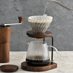 Hario Drip Station Valnötsträ