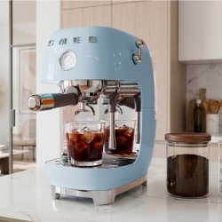 Smeg ECF03PBEU Manuell Espressomaskin Pastellblå