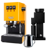 Gaggia Classic E24 Sunshine Yellow Espressomaskin inkl. Timemore Bricks Kaffekvarn 01S & Motta Aurora Mjölkkanna 0,35 L